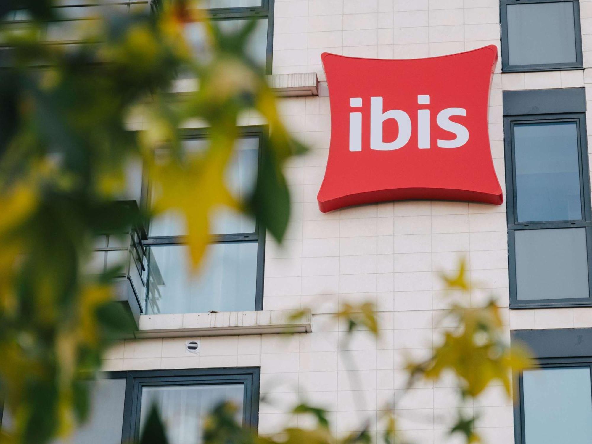 Ibis Rouen Centre Rive Droite Pasteur Hotel Buitenkant foto